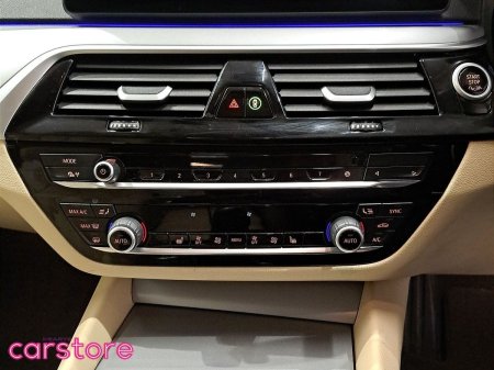 2023 BMW 5-Series - photo 18