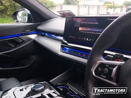 2025 BMW 5-Series - photo 20