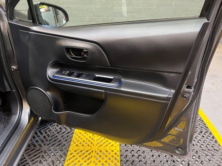 2015 Toyota Aqua - photo 14