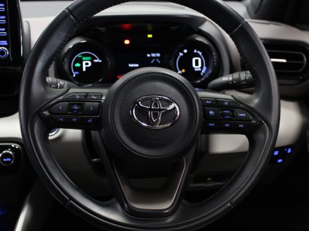 2021 Toyota Yaris - photo 17