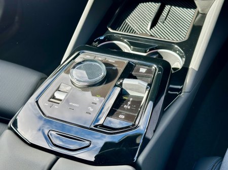 2026 BMW 5-Series - photo 16