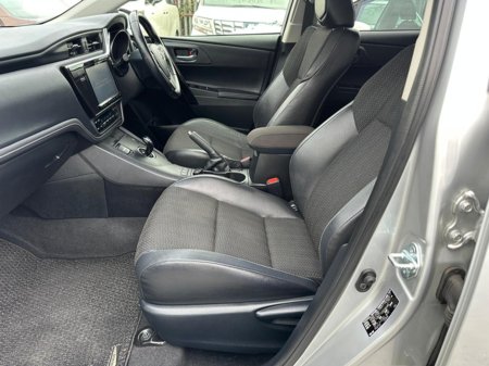 2016 Toyota Auris - photo 15