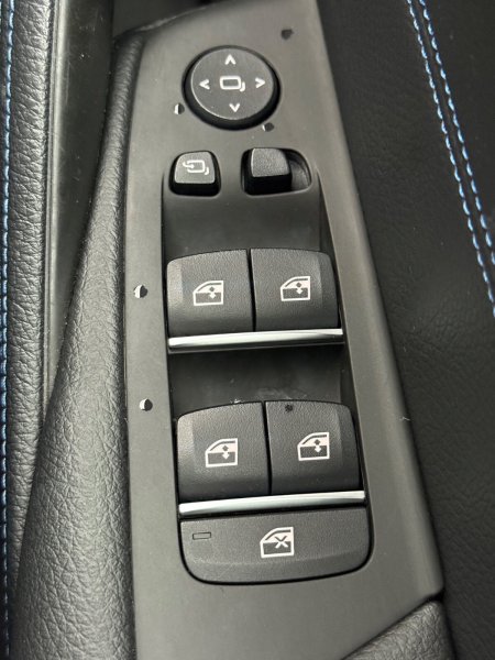 2022 BMW 5-Series - photo 24