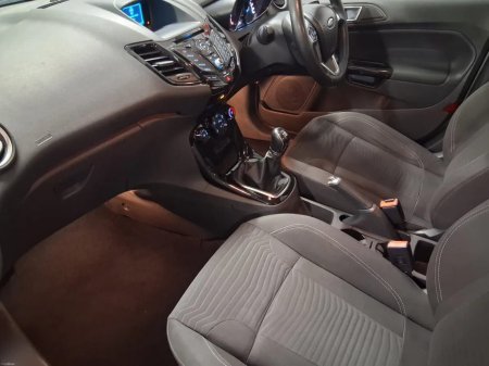 2015 Ford Fiesta - photo 6
