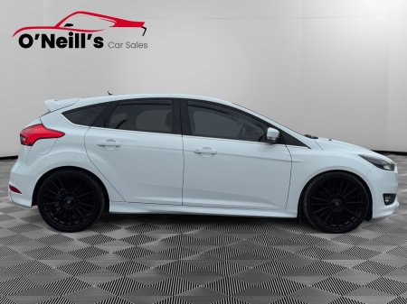 2015 Ford Focus - photo 2