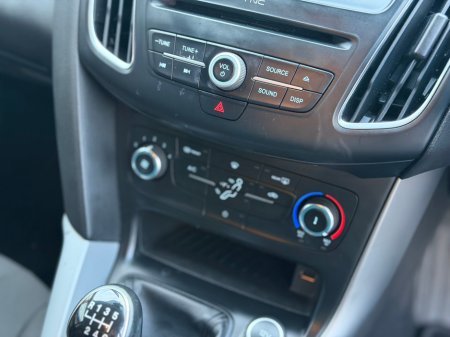 2017 Ford Focus - photo 15
