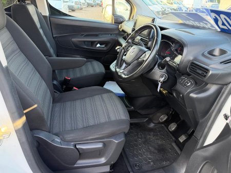 2021 Vauxhall Combo - photo 14