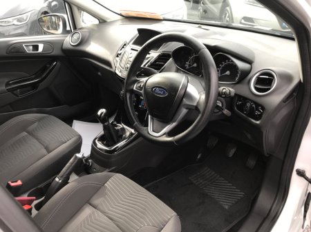 2017 Ford Fiesta - photo 27
