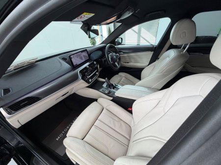 2021 BMW 5-Series - photo 15