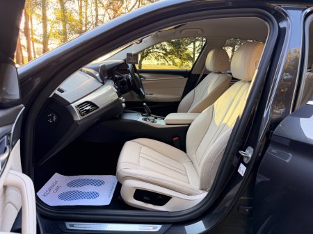 2020 BMW 5-Series - photo 25