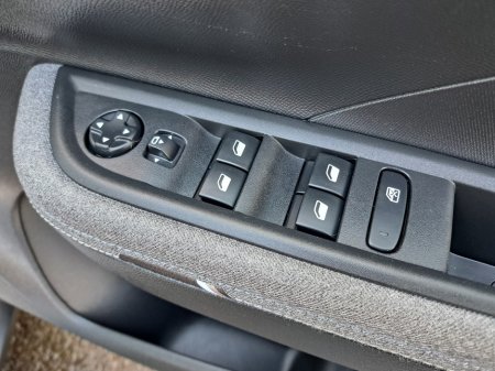 2025 Opel Frontera - photo 30