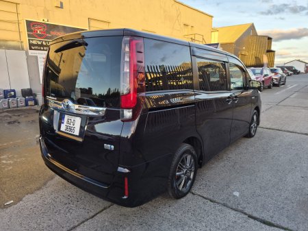 2016 Toyota Noah - photo 3