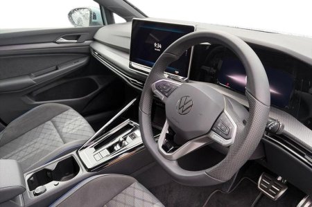 2026 Volkswagen Golf - photo 9