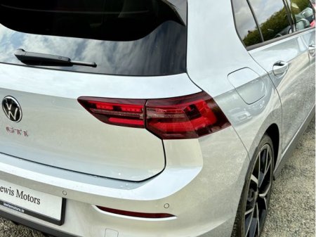 2024 Volkswagen Golf - photo 12