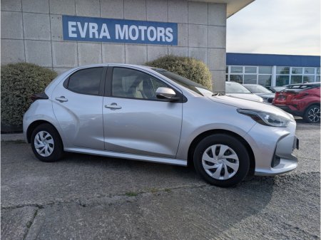 2023 Toyota Yaris - photo 3