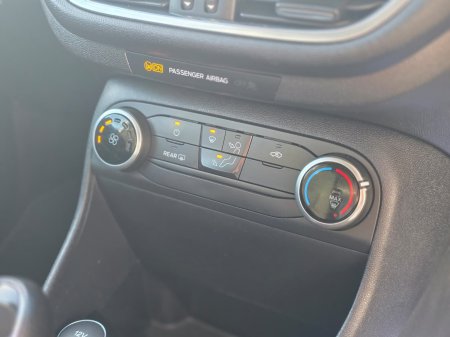 2020 Ford Fiesta - photo 13