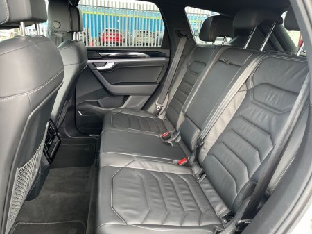 2024 Volkswagen Touareg - photo 11