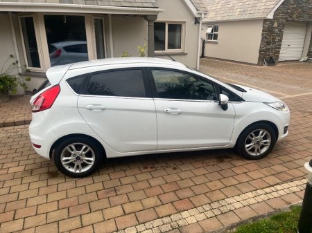 2015 Ford Fiesta - photo 8