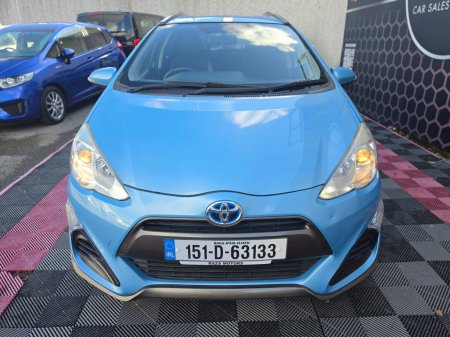 2015 Toyota Aqua - photo 2
