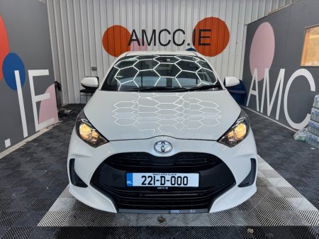 2022 Toyota Yaris - photo 2