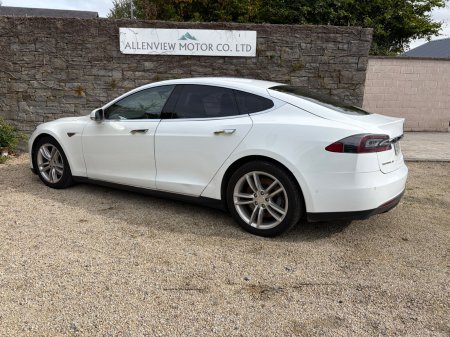2015 Tesla Model S - photo 8