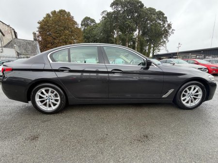 2023 BMW 5-Series - photo 4