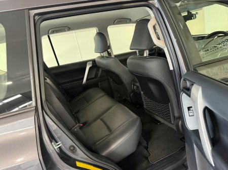 2018 Toyota Land Cruiser - photo 4