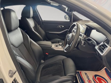 2022 BMW 3-Series - photo 11