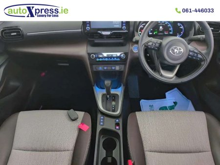 2024 Toyota Yaris Cross - photo 2