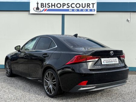 2017 Lexus IS - photo 11