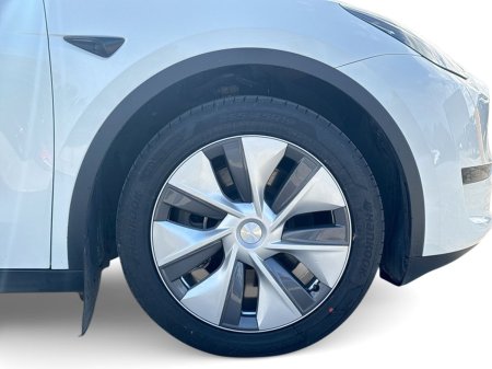 2024 Tesla Model Y - photo 14