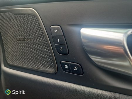 2025 Volvo XC60 - photo 10
