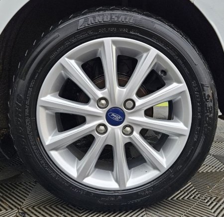 2019 Ford Fiesta - photo 9