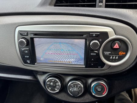 2014 Toyota Yaris - photo 5