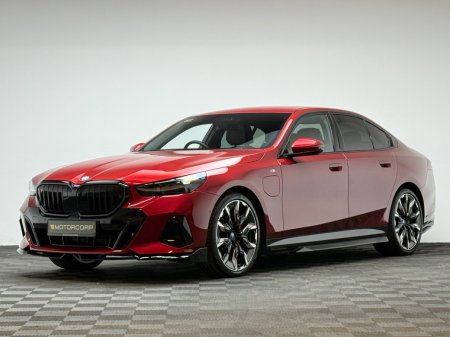 2025 BMW 5-Series - photo 3