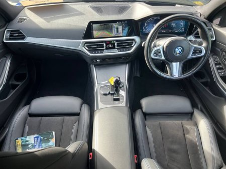 2022 BMW 3-Series - photo 10
