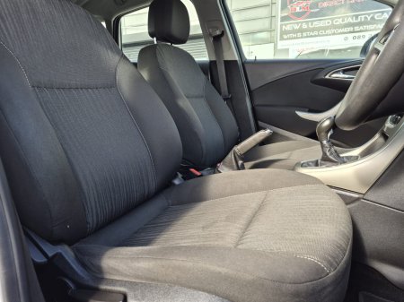 2010 Opel Astra - photo 12