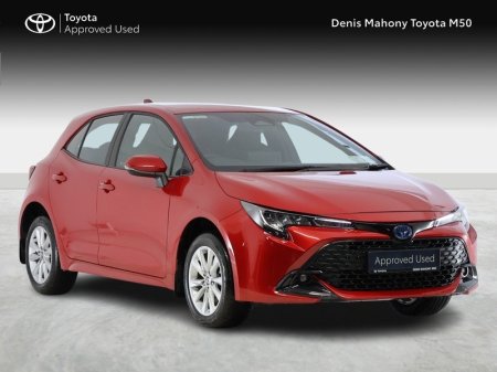 2025 Toyota Corolla Luna Hybrid Hatchback