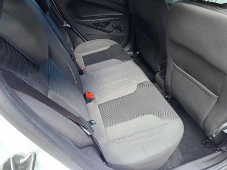 2013 Ford Fiesta - photo 13