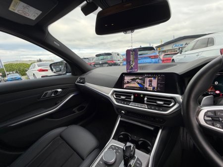 2021 BMW 3-Series - photo 17