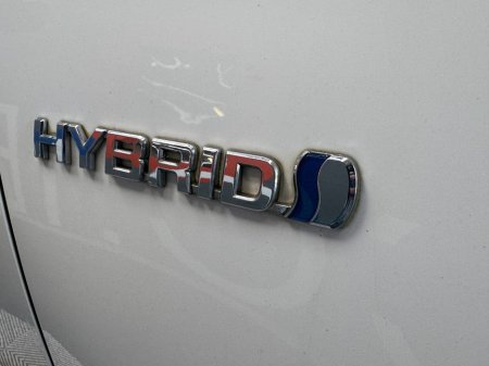 2019 Toyota Vitz - photo 7