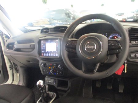 2023 Jeep Renegade - photo 18