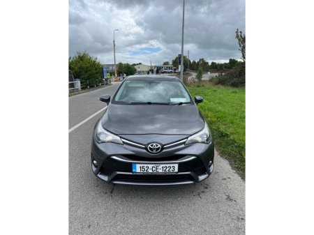 2015 Toyota Avensis - photo 2
