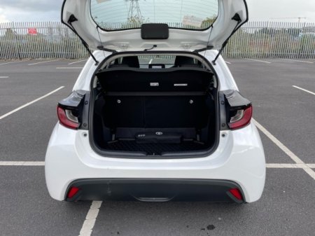 2023 Toyota Yaris - photo 8