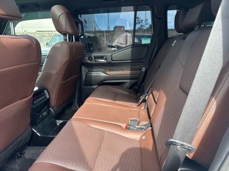 2025 Toyota Land Cruiser - photo 7