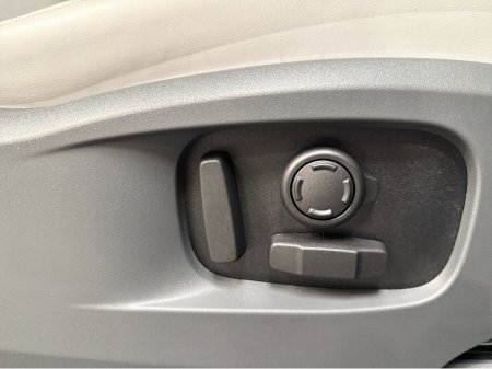 2026 Land Rover Defender - photo 34