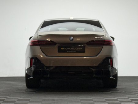 2025 BMW 5-Series - photo 6