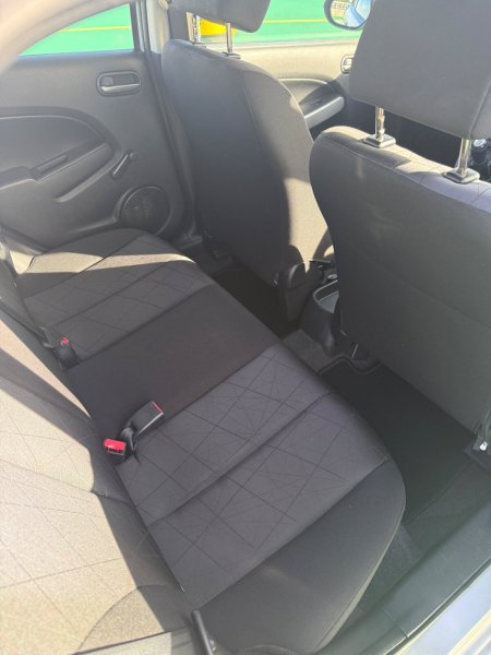 2011 Mazda Mazda2 - photo 9
