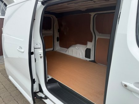2020 Vauxhall Vivaro - photo 18