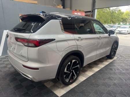 2022 Mitsubishi Outlander - photo 3